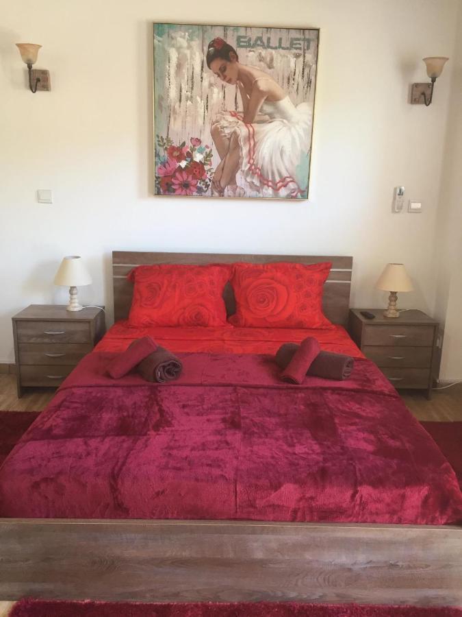 Love Holiday Suite 1 Tris Elies Dış mekan fotoğraf
