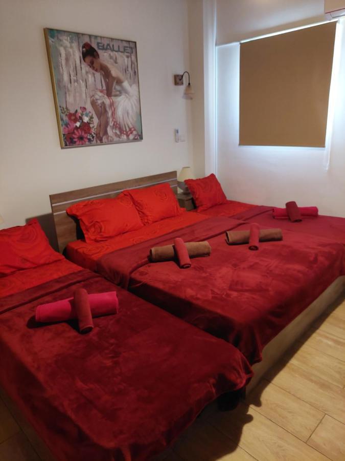 Love Holiday Suite 1 Tris Elies Dış mekan fotoğraf